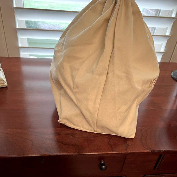 heavy canvas and embroidery drawstring bag. Scarf not included - Picture 4 of 11